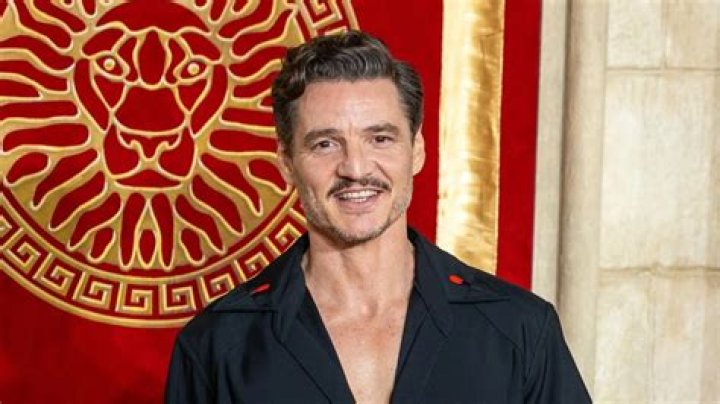 Pedro Pascal Height, Weight, Net Worth, Age, Birthday, Wikipedia, Who, Nationality, Biography