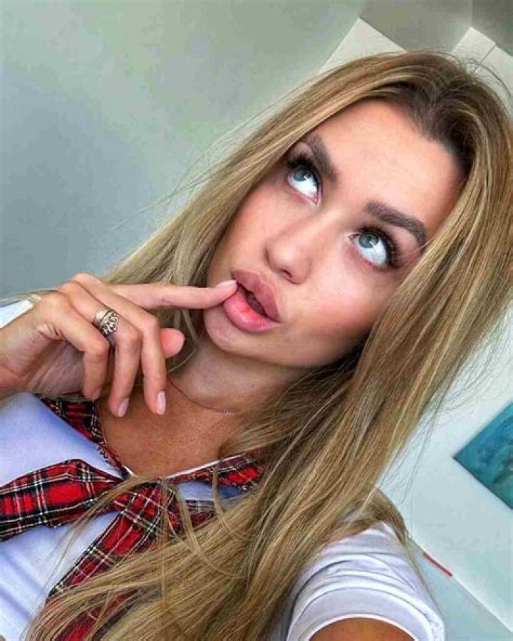 
SovitiaUnion Height, Weight, Net Worth, Age, Birthday, Wikipedia, Who, Nationality, Biography 